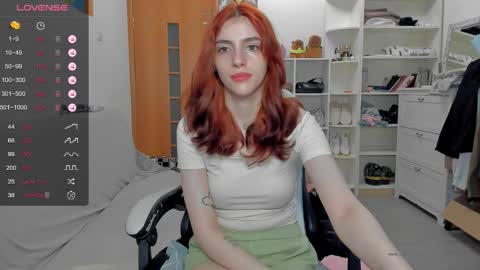 Snapshot of broosnica1 chatting on June 8, 8:04 am broosnica1 online show from June 8, 8:04 am