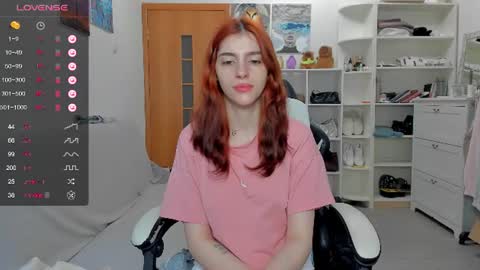 Snapshot of broosnica1 chatting on June 24, 5:28 am broosnica1 online show from June 24, 5:28 am