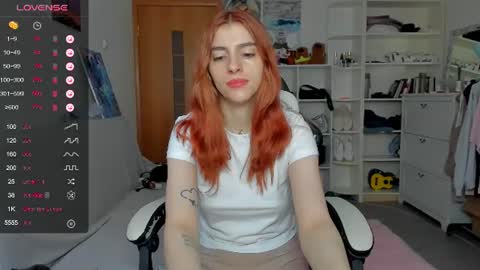 Snapshot of broosnica1 chatting on July 20, 7:44 am broosnica1 online show from July 20, 7:44 am