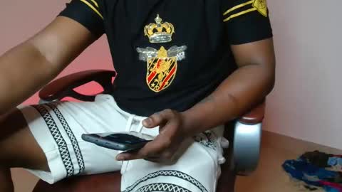 Snapshot of brown_king_00 chatting on November 11, 12:38 pm brown_king_00 online show from November 11, 12:38 pm