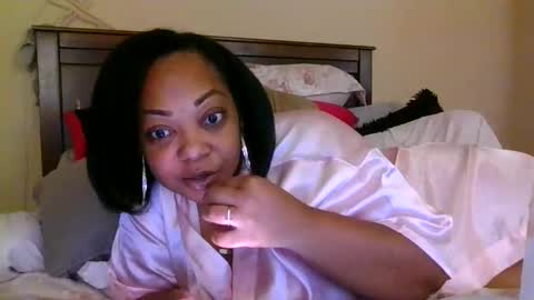 brownroundrenee online show from October 27, 10:19 am