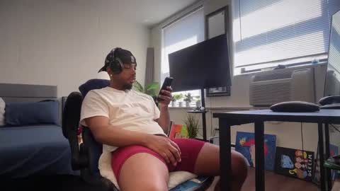 Brownskinshortyy online show from May 4, 3:41 pm