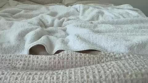 Snapshot of brt565656 chatting on January 12, 4:18 pm tall smooth vers gay online show from January 12, 4:18 pm