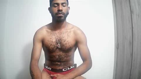 bruce_1111 online show from December 19, 7:10 pm