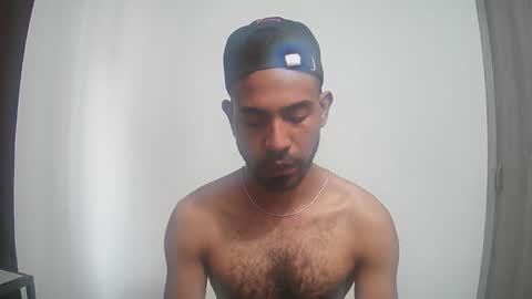 bruce_1111 online show from May 3, 7:31 pm