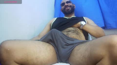 Snapshot of bruce_bigg chatting on May 5, 10:18 pm Bruce online show from May 5, 10:18 pm