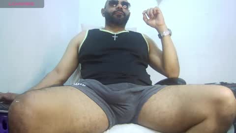 Snapshot of bruce_bigg chatting on May 7, 5:13 am Bruce online show from May 7, 5:13 am