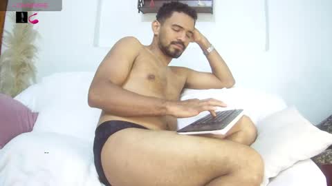 Snapshot of bruce_bigg chatting on July 12, 1:24 pm Bruce online show from July 12, 1:24 pm