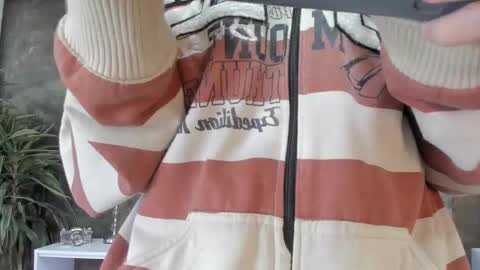 Snapshot of bruce_hans chatting on November 22, 11:42 am Bruce Hans online show from November 22, 11:42 am