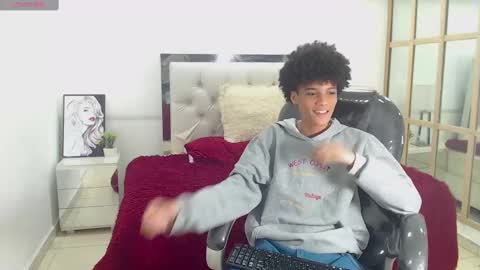 Snapshot of bruce_twink chatting on February 13, 1:48 pm B R U C E T W I N K online show from February 13, 1:48 pm
