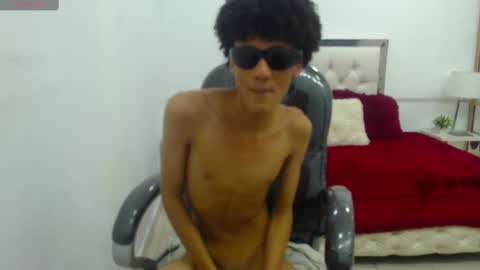 Snapshot of bruce_twink chatting on February 19, 3:49 pm B R U C E T W I N K online show from February 19, 3:49 pm