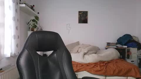 Bruce online show from September 25, 3:27 pm