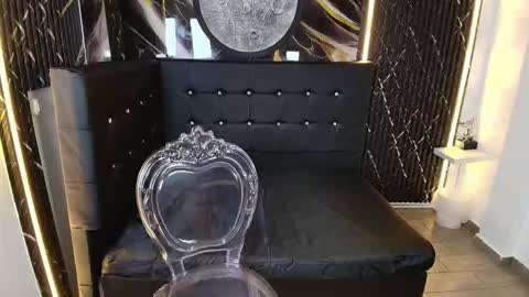 Bruja SCarlata online show from November 8, 10:15 am