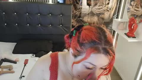 Bruja SCarlata online show from May 1, 1:10 am