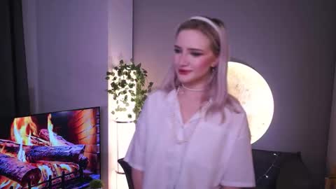 Doris online show from December 4, 8:28 pm