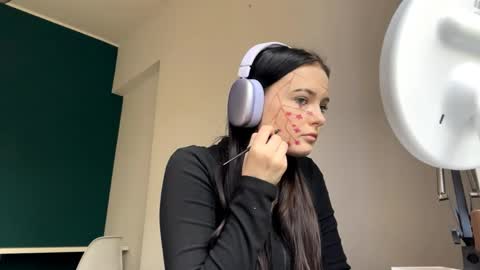 Luna online show from April 29, 1:15 pm