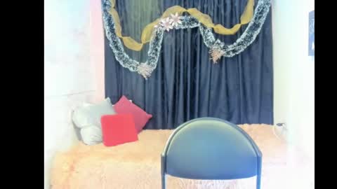 Snapshot of brunette_sasha chatting on December 10, 5:55 pm Sasha Brunette online show from December 10, 5:55 pm