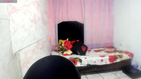 Snapshot of brunette_sasha chatting on June 5, 12:55 pm Sasha Brunette online show from June 5, 12:55 pm