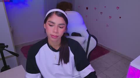 SARAH  online show from February 24, 3:59 am