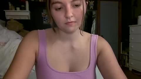 brunettebaby040 online show from September 22, 2:02 am