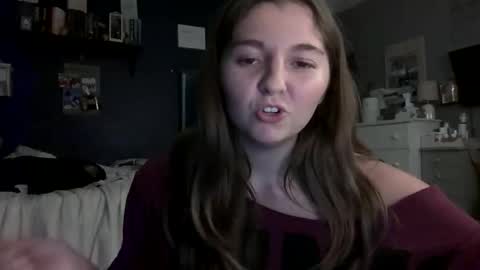 brunettebaby040 online show from October 3, 12:07 am