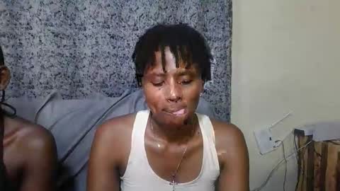 Snapshot of brunnette_blonde chatting on March 10, 3:11 am everyday online show from March 10, 3:11 am