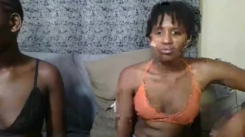 Snapshot of brunnette_blonde chatting on March 10, 6:57 pm everyday online show from March 10, 6:57 pm