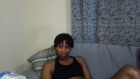 Snapshot of brunnette_blonde chatting on March 13, 6:31 am everyday online show from March 13, 6:31 am