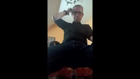 Snapshot of bruno5629 chatting on April 21, 12:11 pm bruno5629 online show from April 21, 12:11 pm
