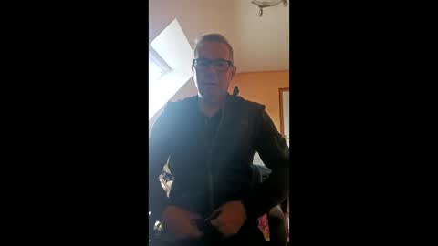 Snapshot of bruno5629 chatting on June 7, 10:08 am bruno5629 online show from June 7, 10:08 am