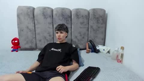 Snapshot of bruno_cruz chatting on May 21, 2:18 am Bruno Cruz online show from May 21, 2:18 am