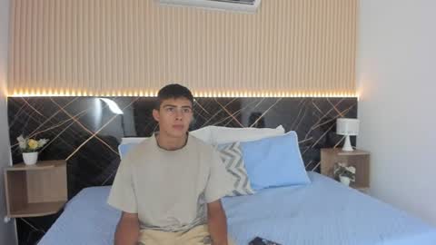 Snapshot of bruno_fox_ chatting on July 2, 8:15 pm Bruno online show from July 2, 8:15 pm