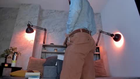 Snapshot of bruno_woods chatting on December 19, 12:06 am Andres Suarez online show from December 19, 12:06 am