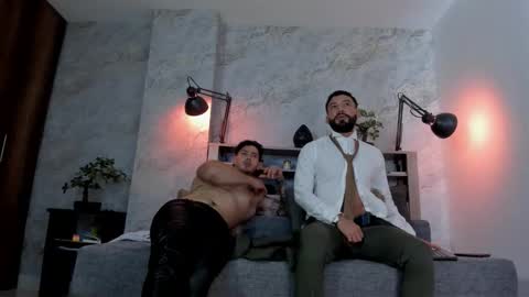 Snapshot of bruno_woods chatting on December 20, 1:51 pm Andres Suarez online show from December 20, 1:51 pm