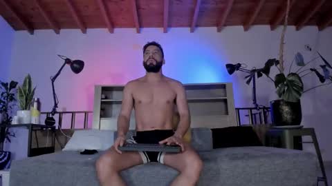 Snapshot of bruno_woods chatting on February 3, 12:42 am Andres Suarez online show from February 3, 12:42 am