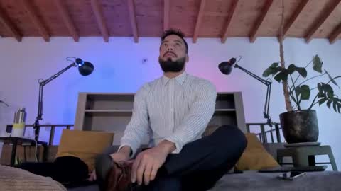 Snapshot of bruno_woods chatting on March 7, 3:09 pm Andres Suarez online show from March 7, 3:09 pm