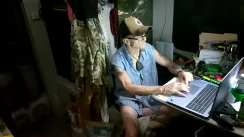 Steve... aka SkinnieDippin aka TimberTramp online show from June 16, 4:26 am