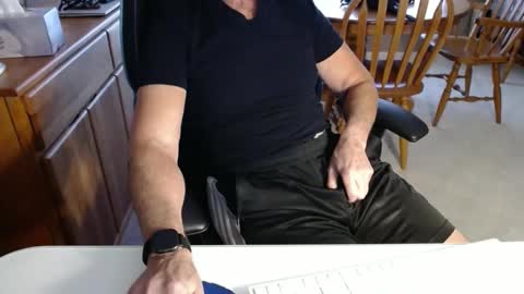 Snapshot of brussells chatting on February 5, 5:20 pm Brussells online show from February 5, 5:20 pm