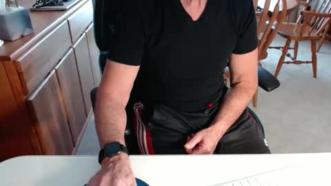 Snapshot of brussells chatting on February 6, 6:13 pm Brussells online show from February 6, 6:13 pm