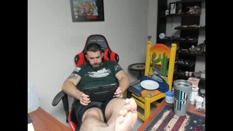 Snapshot of brutalmaster1983 chatting on December 8, 5:29 am BRUTALMASTER1983 online show from December 8, 5:29 am