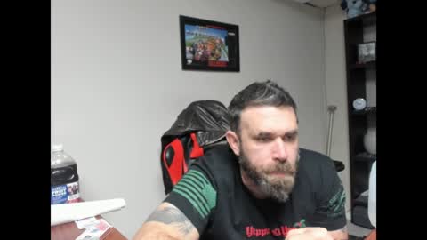 Snapshot of brutalmaster1983 chatting on December 25, 7:24 am BRUTALMASTER1983 online show from December 25, 7:24 am