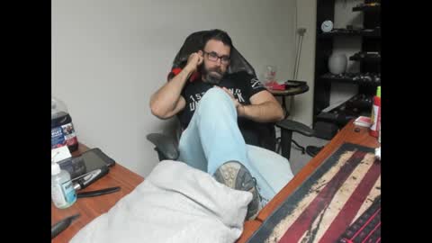 Snapshot of brutalmaster1983 chatting on December 27, 7:35 pm BRUTALMASTER1983 online show from December 27, 7:35 pm