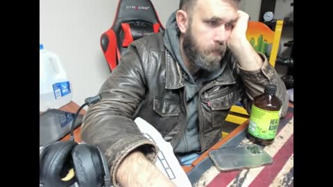 Snapshot of brutalmaster1983 chatting on January 14, 4:47 am BRUTALMASTER1983 online show from January 14, 4:47 am