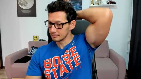 Snapshot of brutusk1 chatting on November 21, 7:18 am Brutus K online show from November 21, 7:18 am