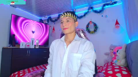 BRYAM INDEPENDENT MODEL online show from December 14, 1:06 am