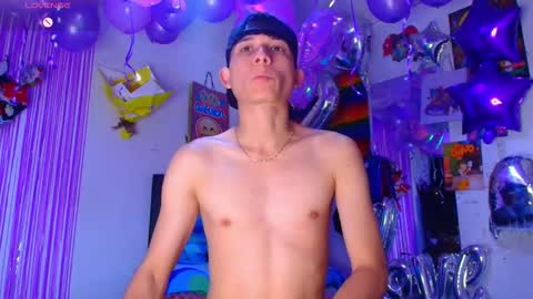 BRYAM INDEPENDENT MODEL online show from October 10, 9:25 pm