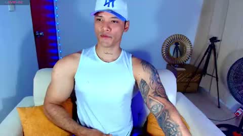 Snapshot of bryan_boy_ chatting on July 1, 2:02 am bryan online show from July 1, 2:02 am