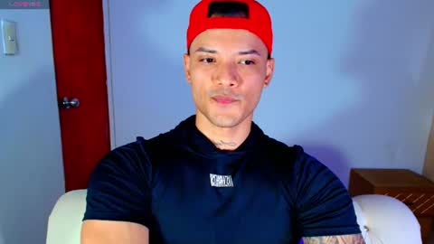 Snapshot of bryan_boy_ chatting on August 9, 1:40 am bryan online show from August 9, 1:40 am