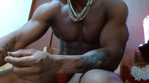 Enjoy the best muscle straws   online show from February 2, 8:30 pm