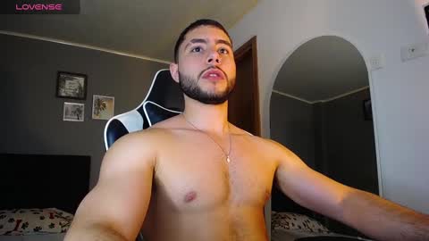 bryan_oficials online show from December 3, 1:41 am